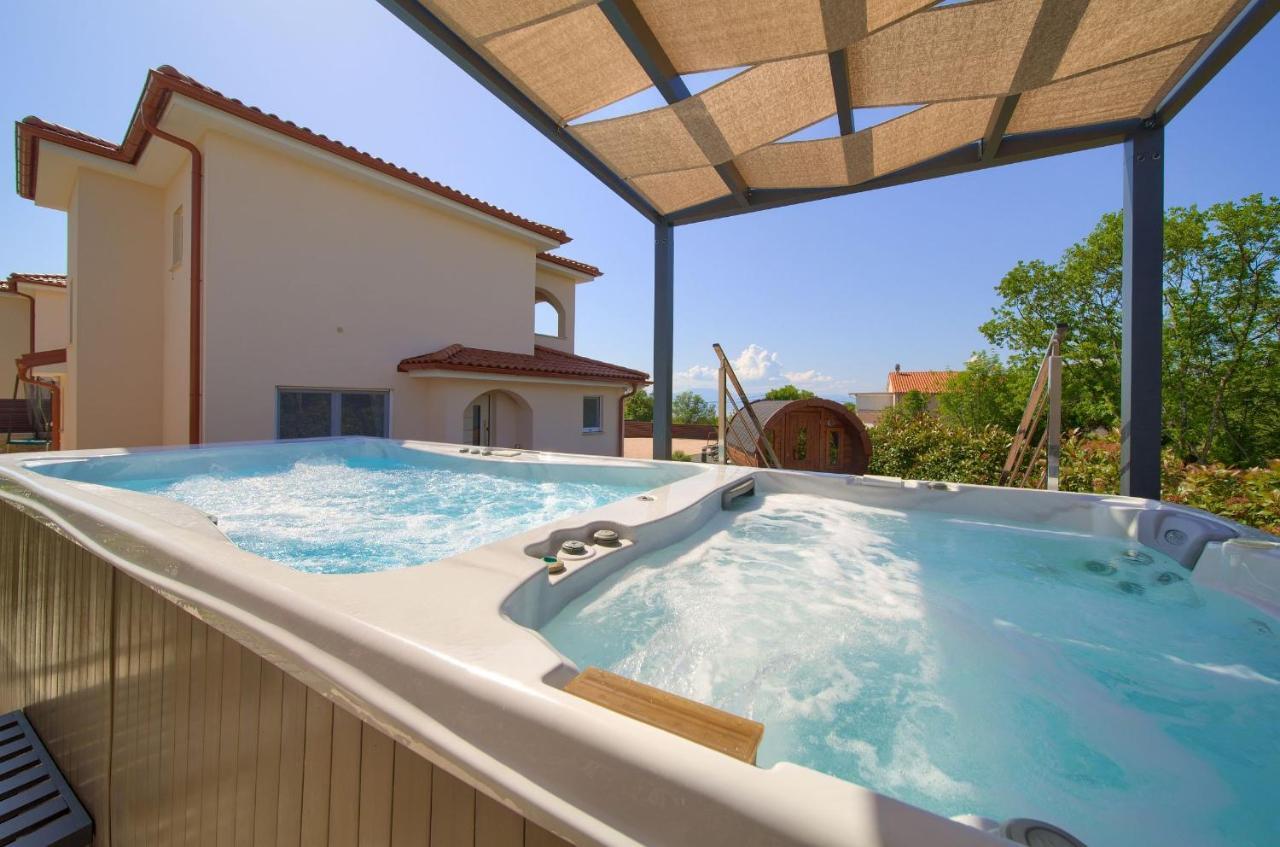 Holiday House Sea & Sun Residence Rasopasno Bagian luar foto