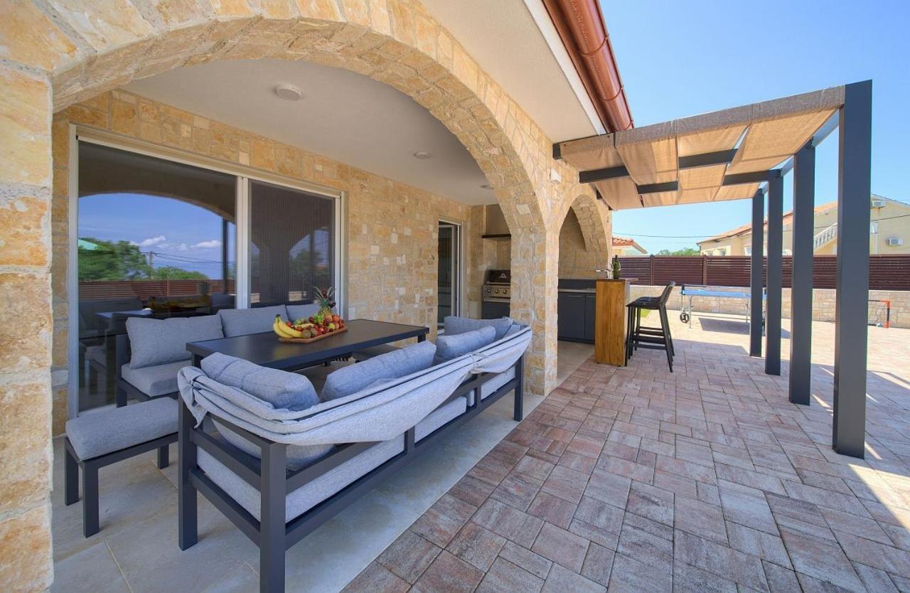 Holiday House Sea & Sun Residence Rasopasno Bagian luar foto