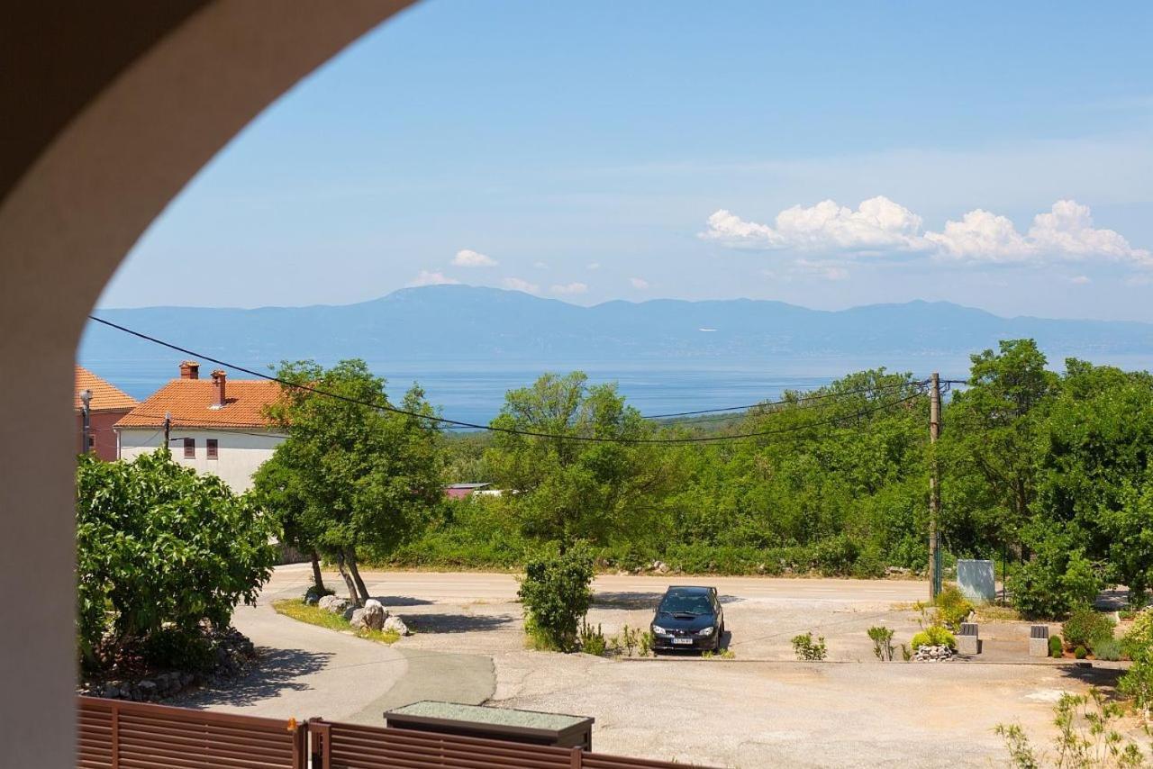 Holiday House Sea & Sun Residence Rasopasno Bagian luar foto
