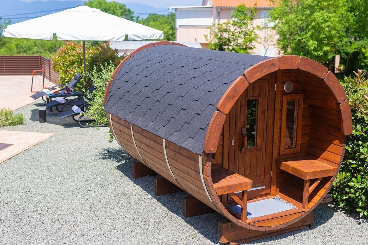 Holiday House Sea & Sun Residence Rasopasno Bagian luar foto